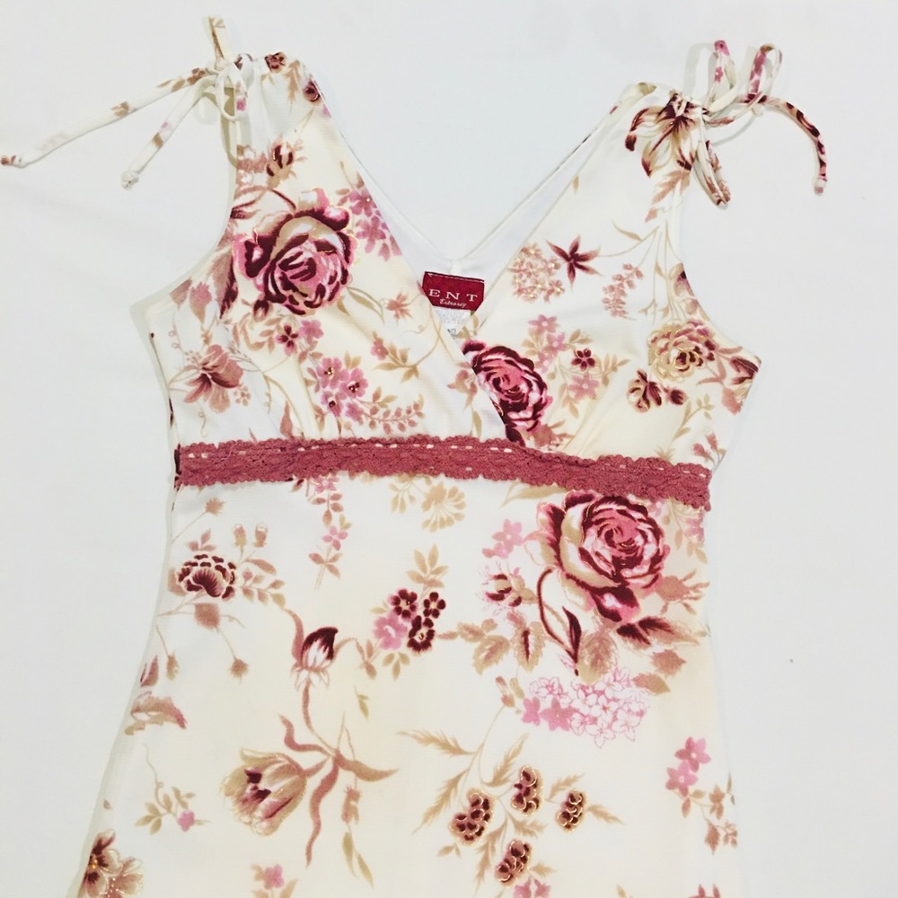Cream and Pink Floral Mermaid Flare Dress with Gold Detailed Roses - Picture 3 of 13